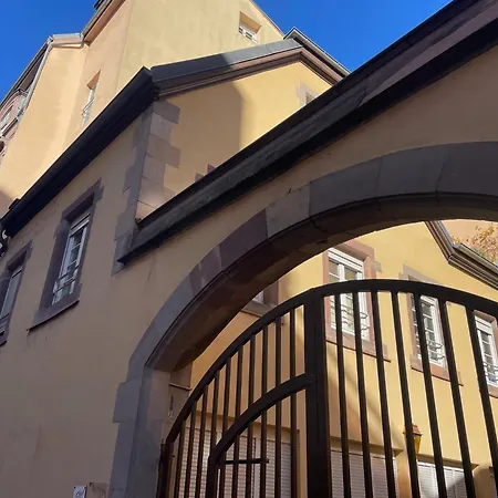 Le Pierre 2 Ch 2 Sdb 1 Parking *